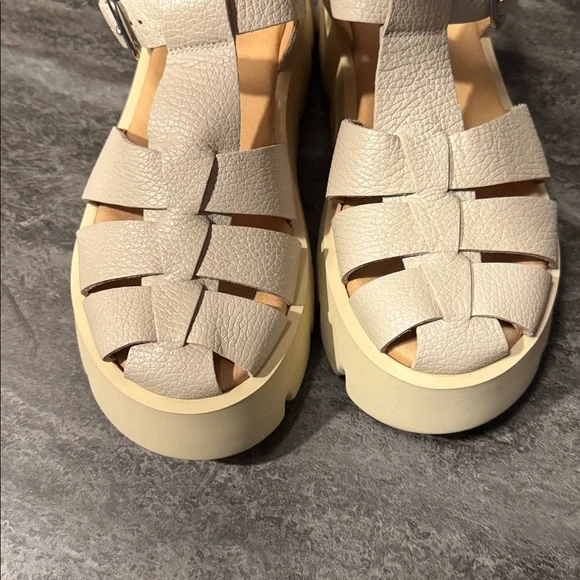 Pilcro Cream Platform Sandals. New size 39 no box - Picture 2 of 8
